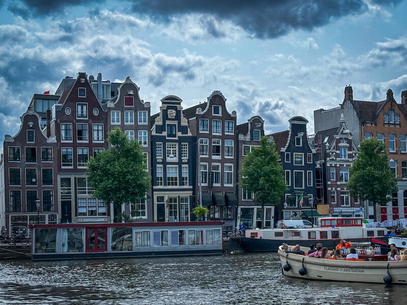 Dancing Houses