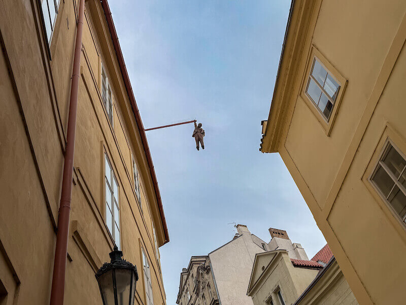 Estatua Colgada (Viselec)