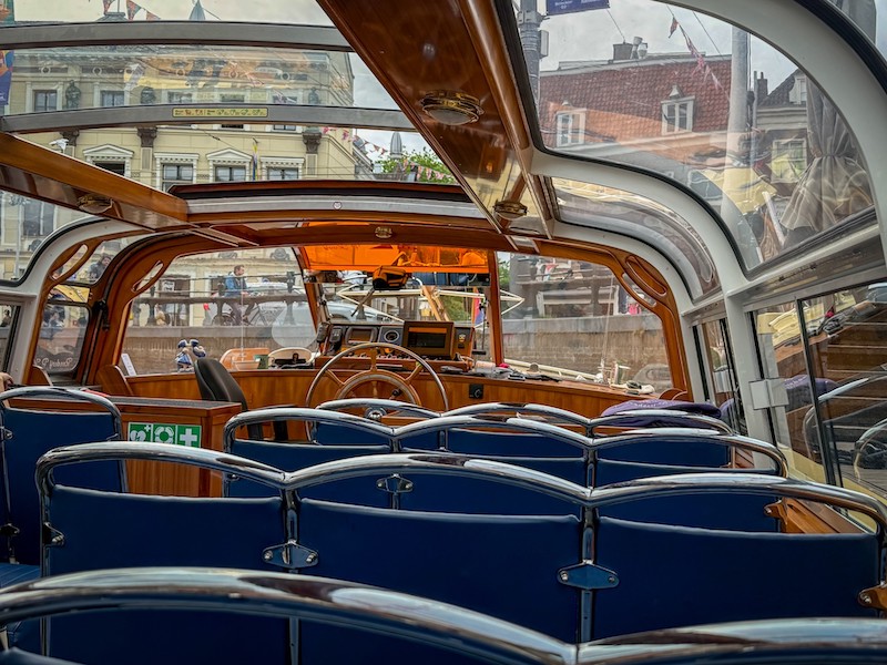 Paseo en barco por los canales